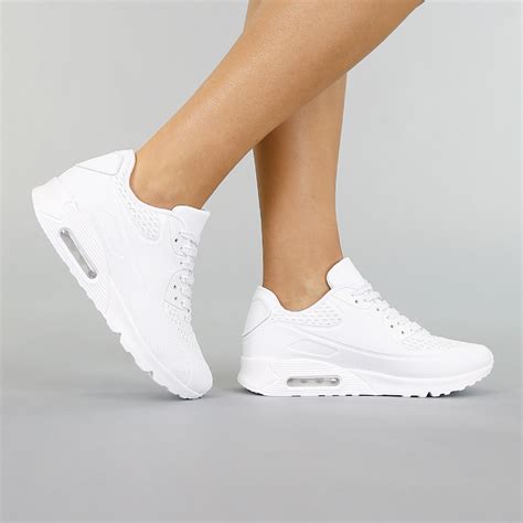 Witte sneakers en schoenen voor dames (271) .